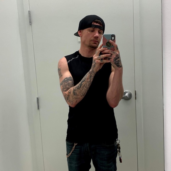 Meet your Posher, Tyler - Picture 6 of 8